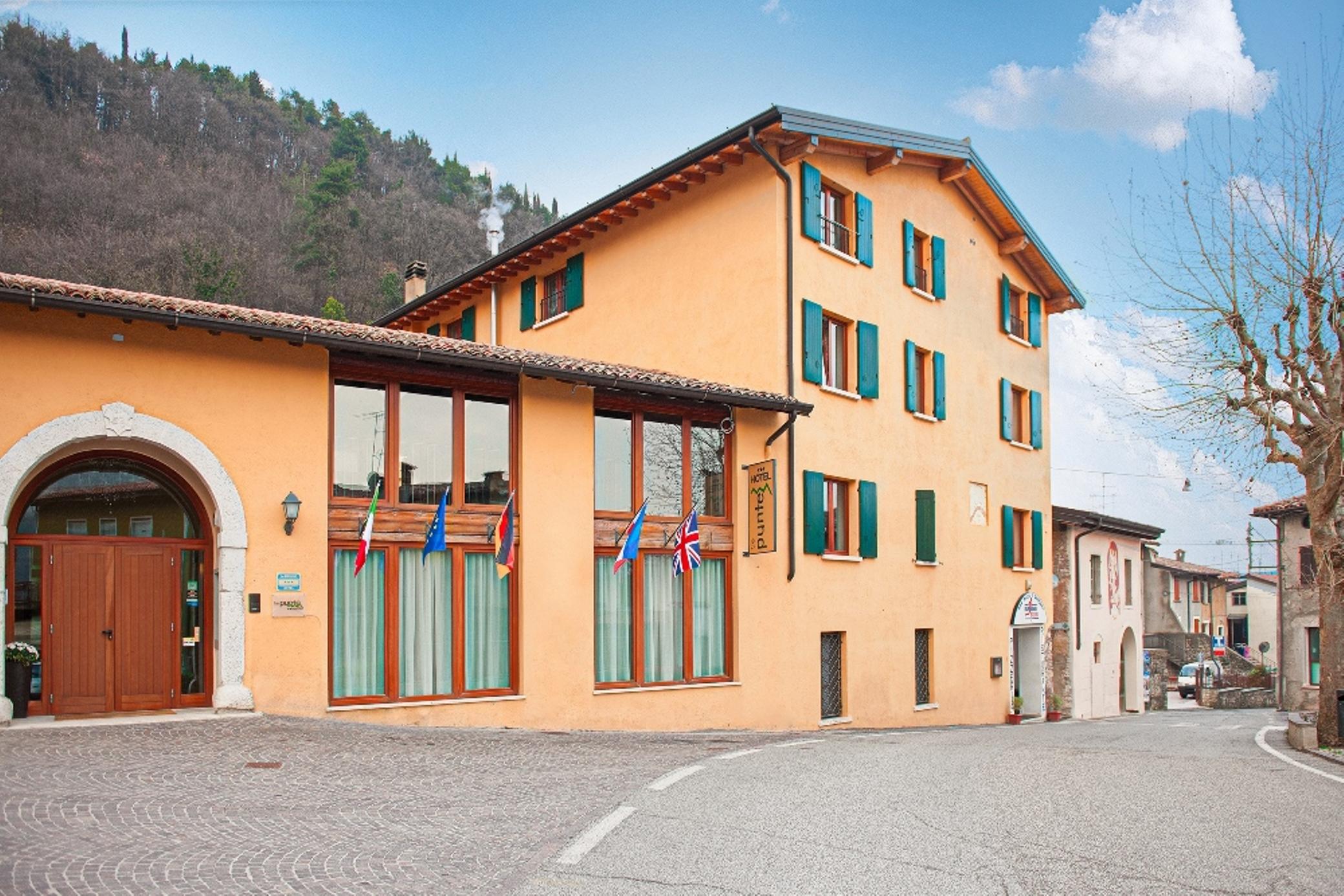 Hotel Tre Punte Gargnano Exterior photo