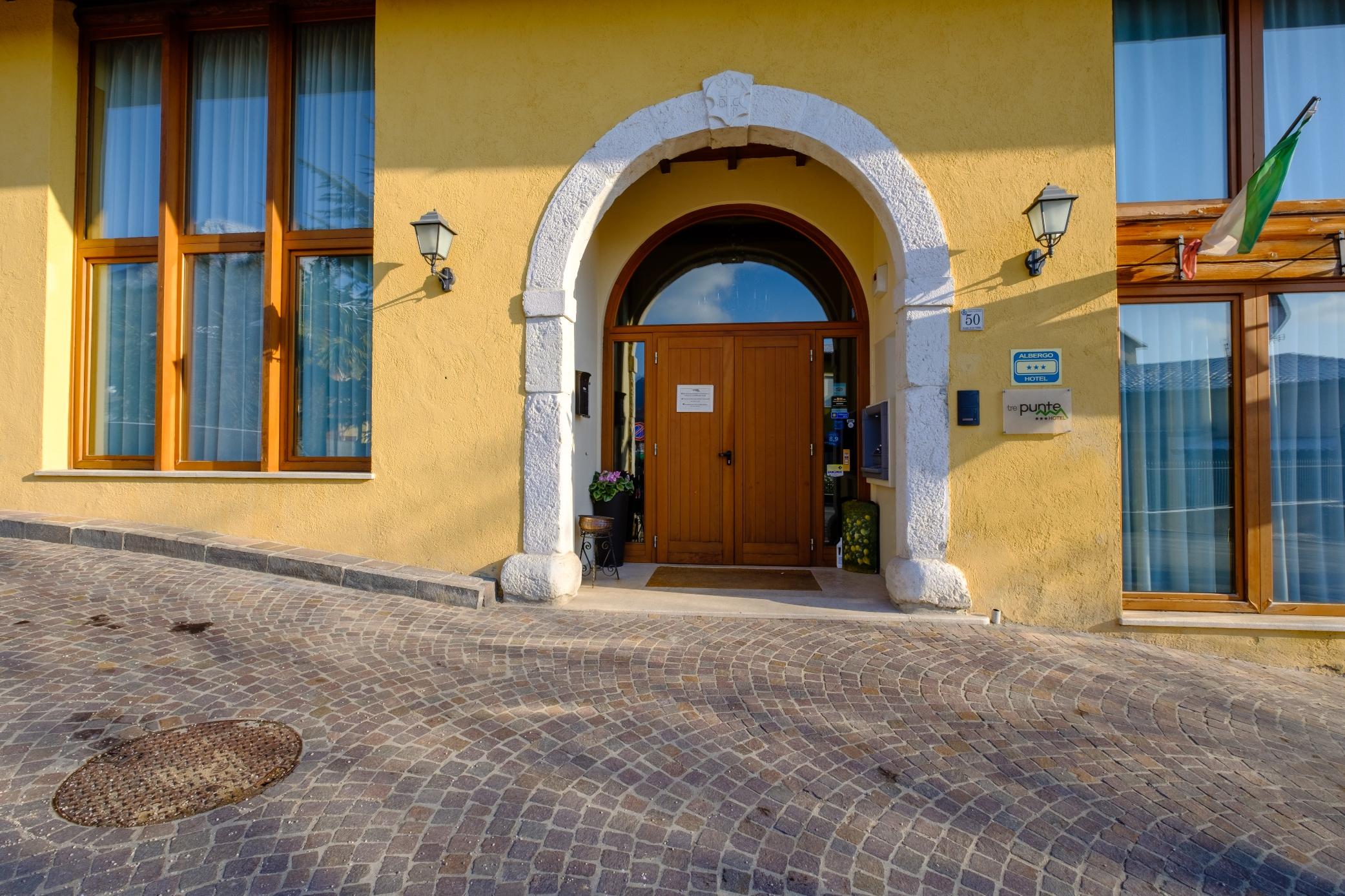Hotel Tre Punte Gargnano Exterior photo