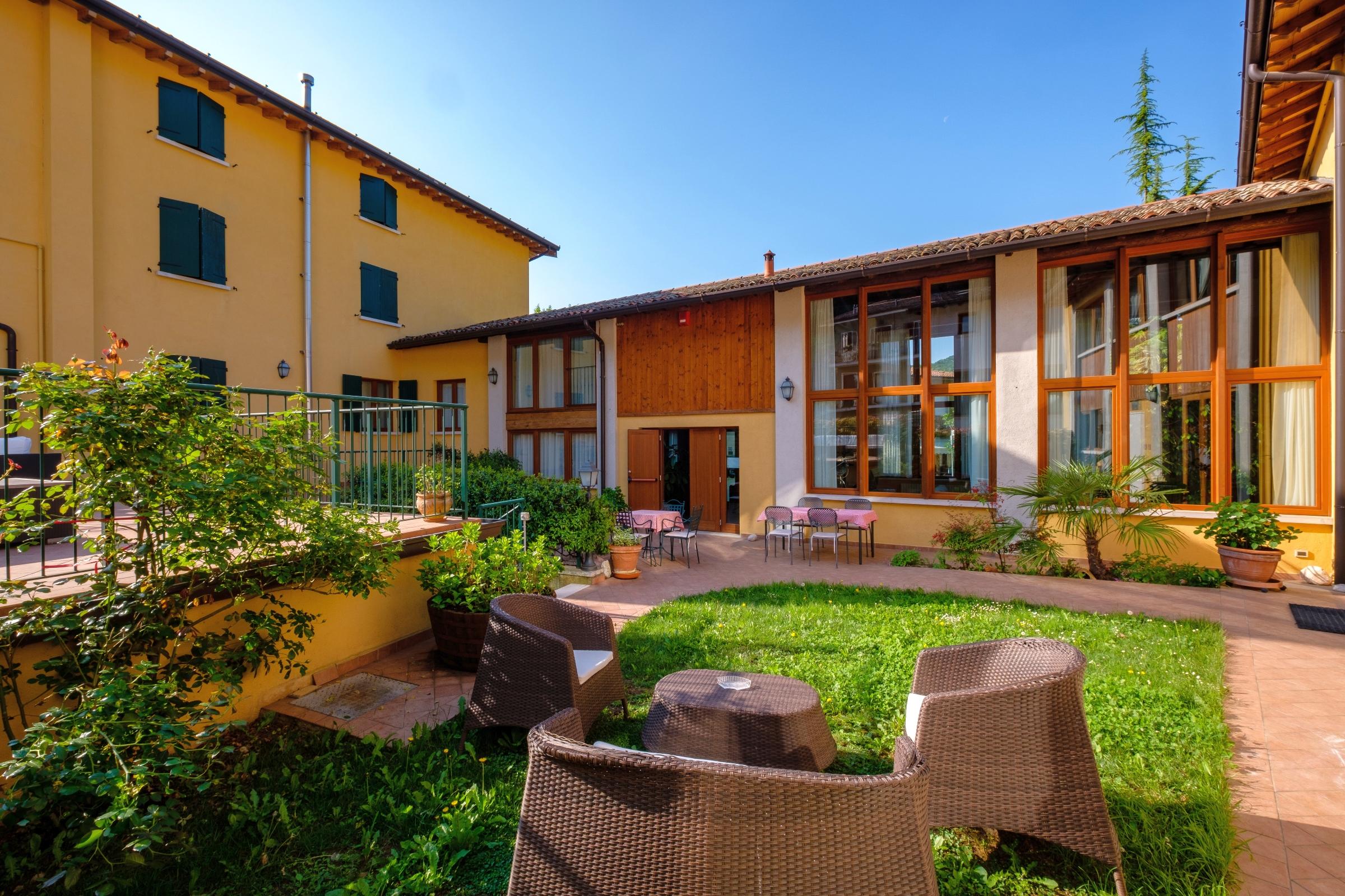 Hotel Tre Punte Gargnano Exterior photo